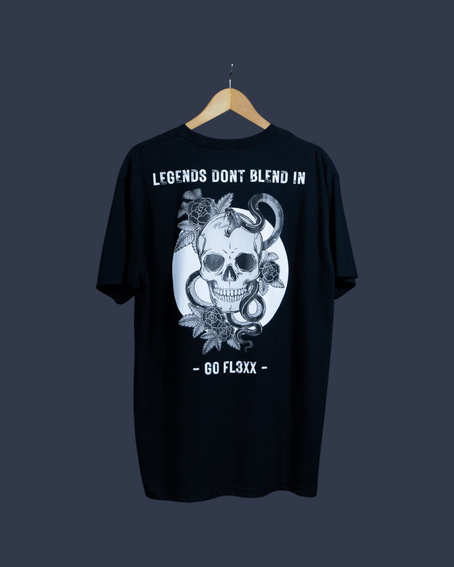 LEGENDS DONT BLEND - T SHIRT