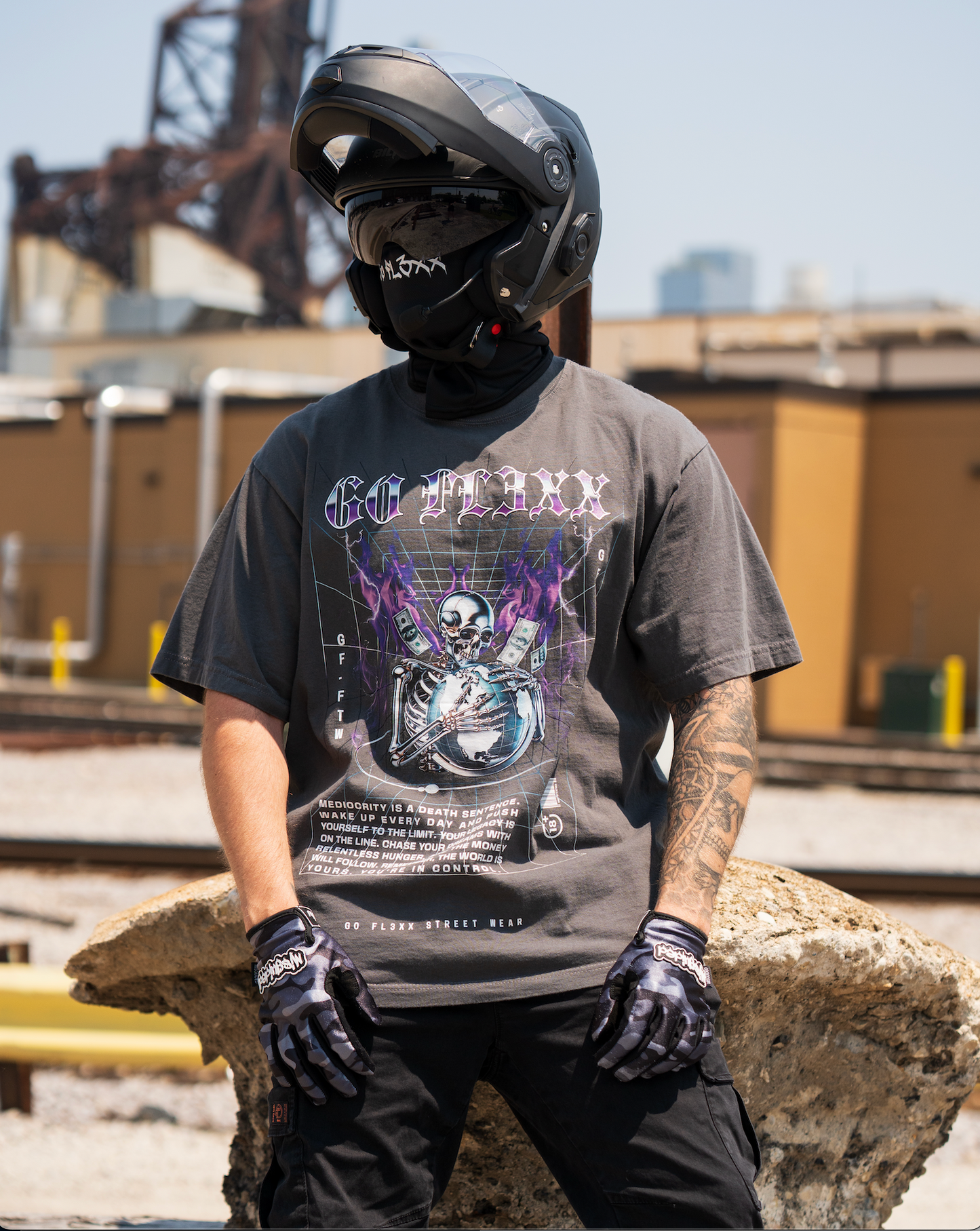 WORLD IS YOUR'S - OVERSIZED T